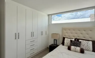 Casa en Venta sin adosar, Por Estrenar, Tumbaco, Ecuador.