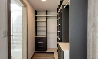 Casa en Venta sin adosar, Por Estrenar, Tumbaco, Ecuador.