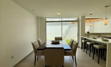 Casa en Venta sin adosar, Por Estrenar, Tumbaco, Ecuador.