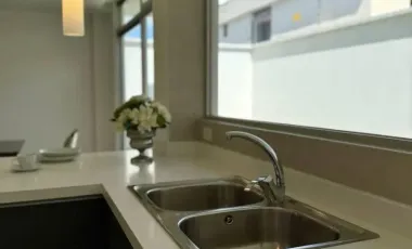 Casa en Venta sin adosar, Por Estrenar, Tumbaco, Ecuador.