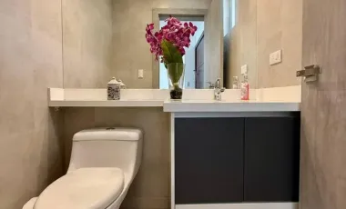 Casa en Venta sin adosar, Por Estrenar, Tumbaco, Ecuador.