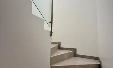 Casa en Venta sin adosar, Por Estrenar, Tumbaco, Ecuador.