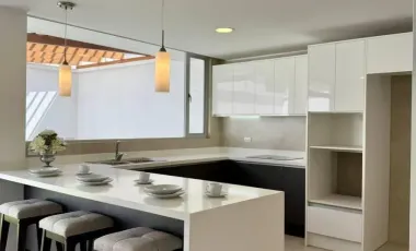 Casa en Venta sin adosar, Por Estrenar, Tumbaco, Ecuador.