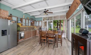 Deslumbrante y lujosa casa frente al lago, con concesion de zona federal, conocela!