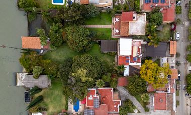 Deslumbrante y lujosa casa frente al lago, con concesion de zona federal, conocela!