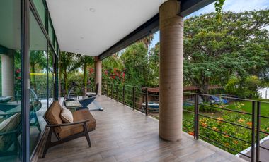 Deslumbrante y lujosa casa frente al lago, con concesion de zona federal, conocela!