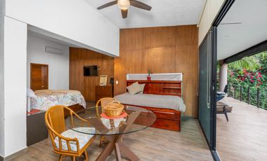 Deslumbrante y lujosa casa frente al lago, con concesion de zona federal, conocela!