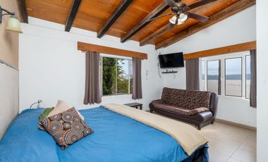 Deslumbrante y lujosa casa frente al lago, con concesion de zona federal, conocela!