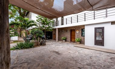 Deslumbrante y lujosa casa frente al lago, con concesion de zona federal, conocela!