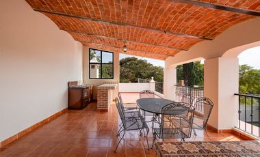 Como un lienzo en blanco, en una de las mejores calles de la Floresta, Ajijic