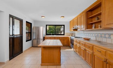 Como un lienzo en blanco, en una de las mejores calles de la Floresta, Ajijic