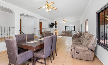 Como un lienzo en blanco, en una de las mejores calles de la Floresta, Ajijic