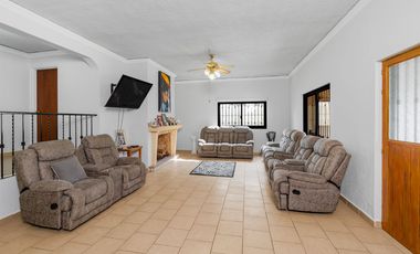 Como un lienzo en blanco, en una de las mejores calles de la Floresta, Ajijic