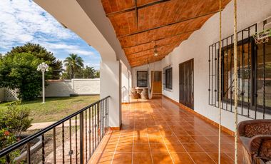 Como un lienzo en blanco, en una de las mejores calles de la Floresta, Ajijic