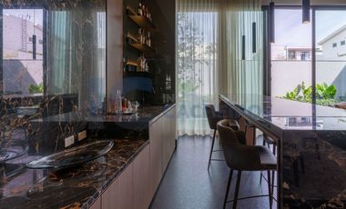 Residencia en Venta de Autor con Vista a La Huasteca · Cordillera