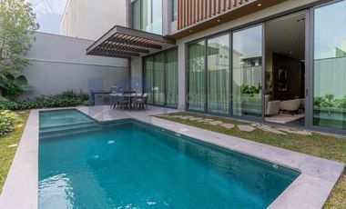 Residencia en Venta de Autor con Vista a La Huasteca · Cordillera