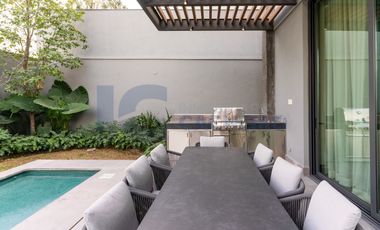 Residencia en Venta de Autor con Vista a La Huasteca · Cordillera