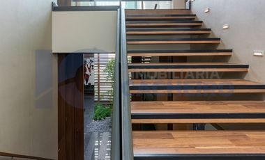 Residencia en Venta de Autor con Vista a La Huasteca · Cordillera