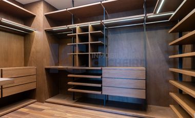 Residencia en Venta de Autor con Vista a La Huasteca · Cordillera