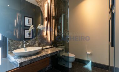 Residencia en Venta de Autor con Vista a La Huasteca · Cordillera