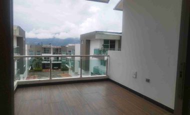 VENDO HERMOSA CASA EN FUSAGASUGA CAMBULOS DE TRES PLANTAS.