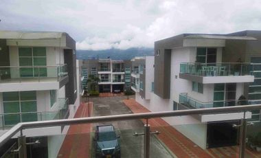 VENDO HERMOSA CASA EN FUSAGASUGA CAMBULOS DE TRES PLANTAS.