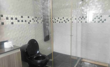 VENDO HERMOSA CASA EN FUSAGASUGA CAMBULOS DE TRES PLANTAS.