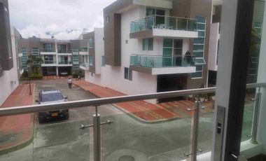 VENDO HERMOSA CASA EN FUSAGASUGA CAMBULOS DE TRES PLANTAS.