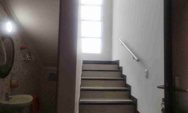 VENDO HERMOSA CASA EN FUSAGASUGA CAMBULOS DE TRES PLANTAS.