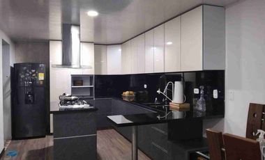 VENDO HERMOSA CASA EN FUSAGASUGA CAMBULOS DE TRES PLANTAS.