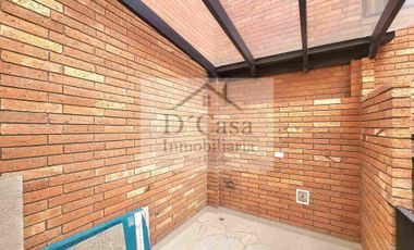 AVENIDA 24 DE MAYO - CASA DE VENTA EN CUENCA POR ESTRENAR