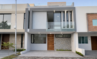 Casa en venta en coto Cerezo Valle Imperial