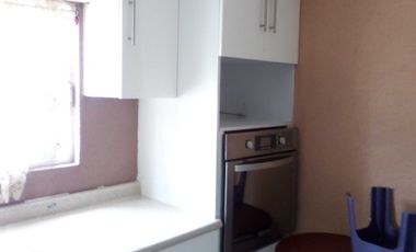 Recámara amueblada para dama en Valle Dorado