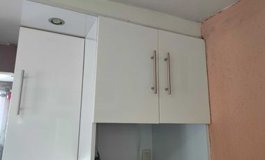 Recámara amueblada para dama en Valle Dorado