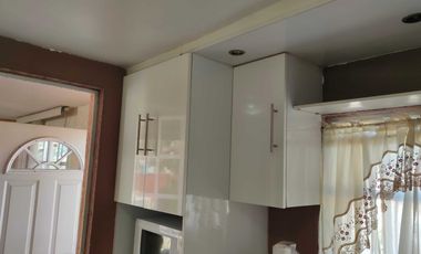 Recámara amueblada para dama en Valle Dorado