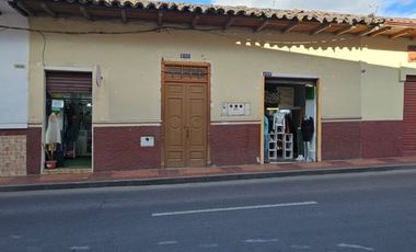 CASA CENTRAL EN VENTA