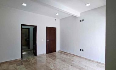 Casa en venta con Alberca zona sur pte dentro de Frac privado cerca del tec Tuxtla