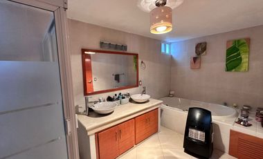 Casa en Venta en Lomas del Tecnológico muy cerca de Plaza San Luis.