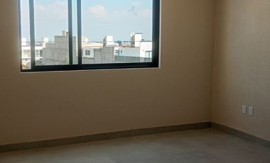 Casa en venta en Residencial Fresnos 4 recámaras - Cacalomacán