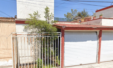 Casa en Venta en C. Calandrias, Loma Bonita, 47913 La Barca, Jal., México