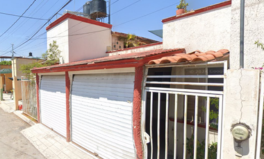 Casa en Venta en C. Calandrias, Loma Bonita, 47913 La Barca, Jal., México