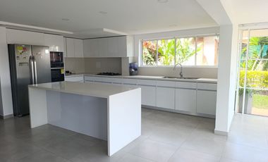 SE ARRIENDA CASA EN CONDOMINIO EL LAGO