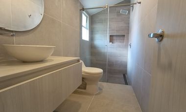 SE ARRIENDA CASA EN CONDOMINIO EL LAGO