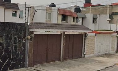 Invierte seguro: casa con alto potencial y ubicación estratégica