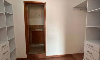 Invierte seguro: casa con alto potencial y ubicación estratégica