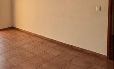 Invierte seguro: casa con alto potencial y ubicación estratégica