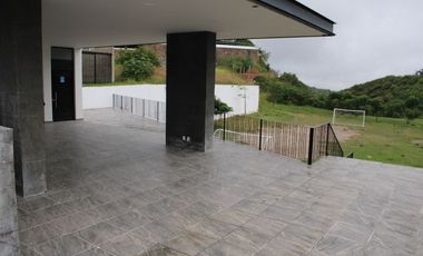 SE VENDE TERRENO ARGENTA MIRADOR RESIDENCIAL $2,650,000.00 ZONA CUCEA CUCS