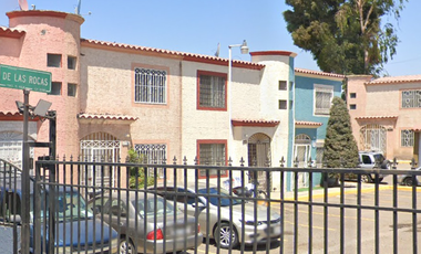 CASA EN FRACCIONAMIENTO EL VALLE EN TIJUANA B.C. !!!!!