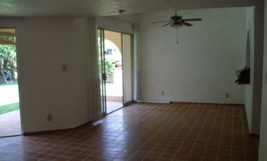 Casa en condominio Lomas de cortes