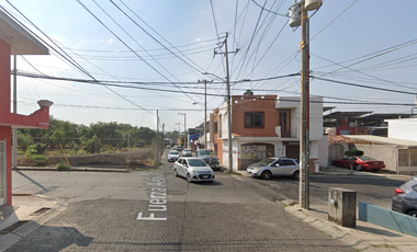 Casa en Venta en C. Fuerza Aérea, Villas de la Magdalena, Uruapan, Michoacán, México